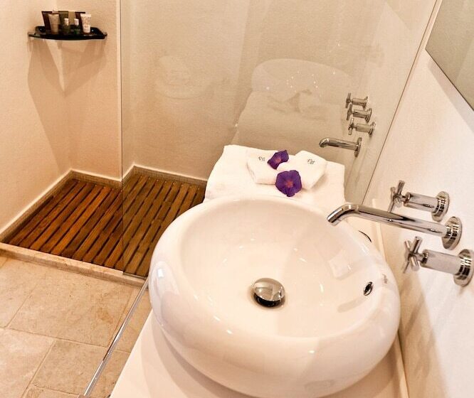 酒店 Villa Mahal   Adults Only