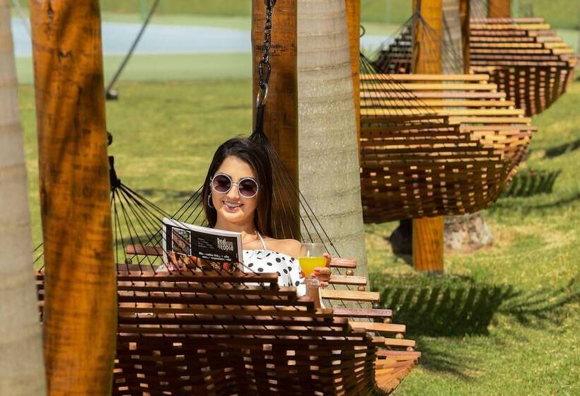 ホテル Vinhedo Plaza