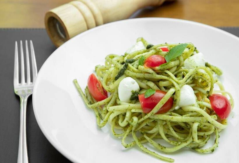 ホテル Vinhedo Plaza