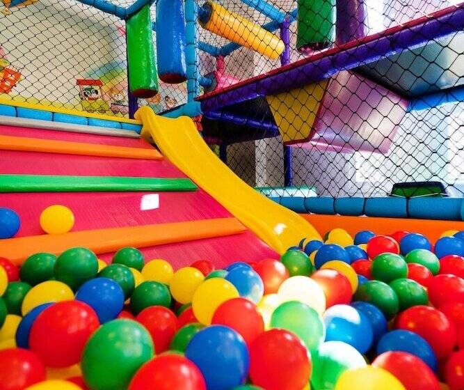 ホテル Vinhedo Plaza