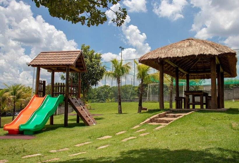 ホテル Vinhedo Plaza