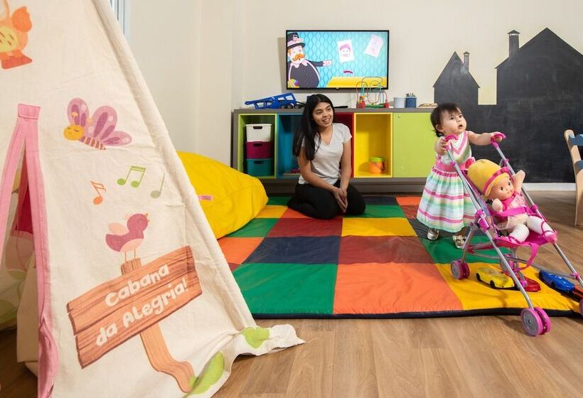 ホテル Vinhedo Plaza