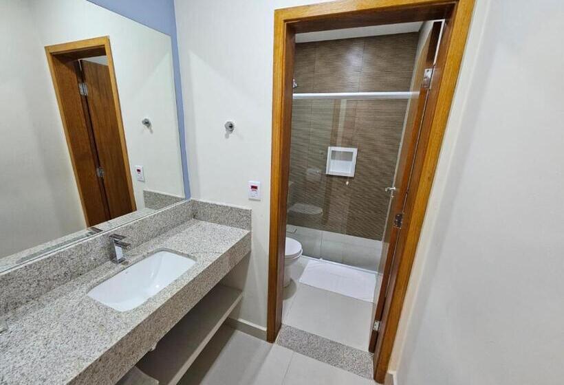 ホテル Vinhedo Plaza