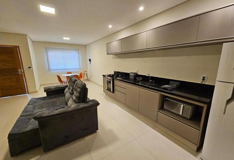 ホテル Vinhedo Plaza