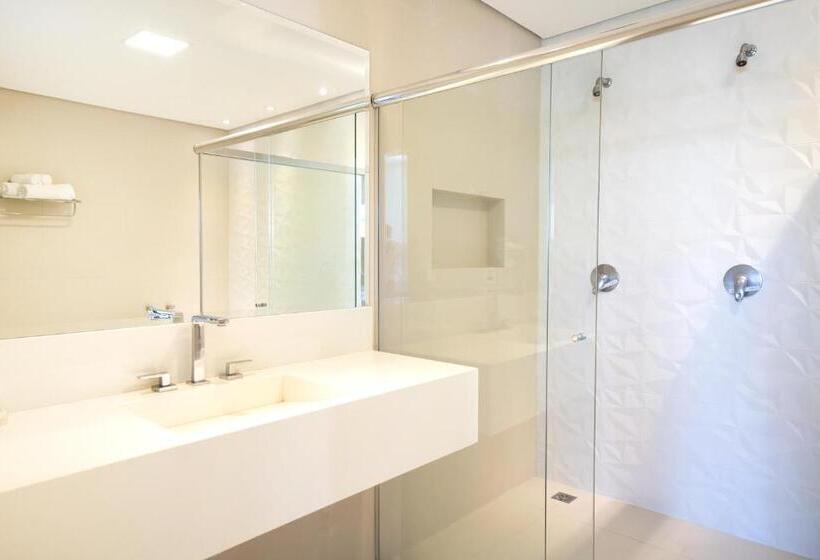 ホテル Vinhedo Plaza