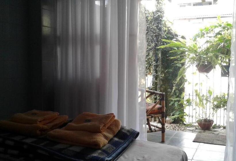 Maracujá Hostel