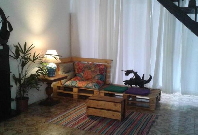 Maracujá Hostel