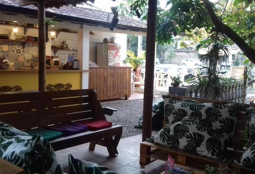 Maracujá Hostel