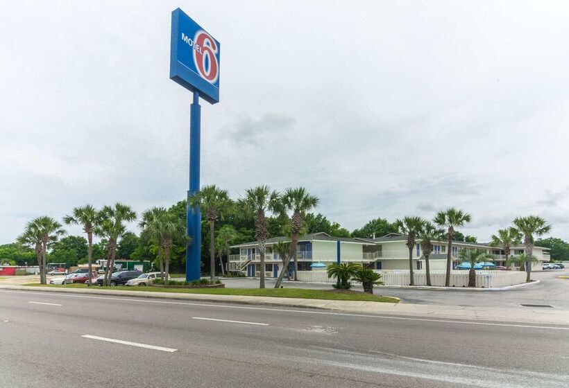 Motel 6   Pensacola West