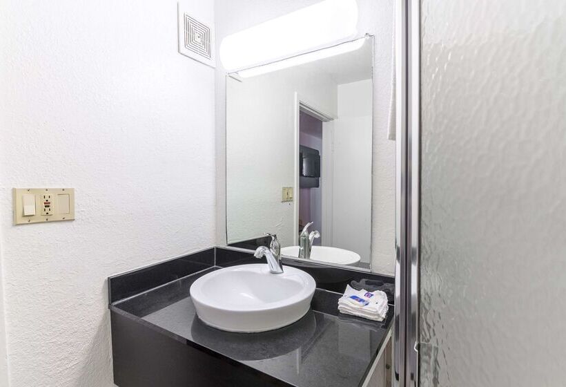 Motel 6   Pensacola West