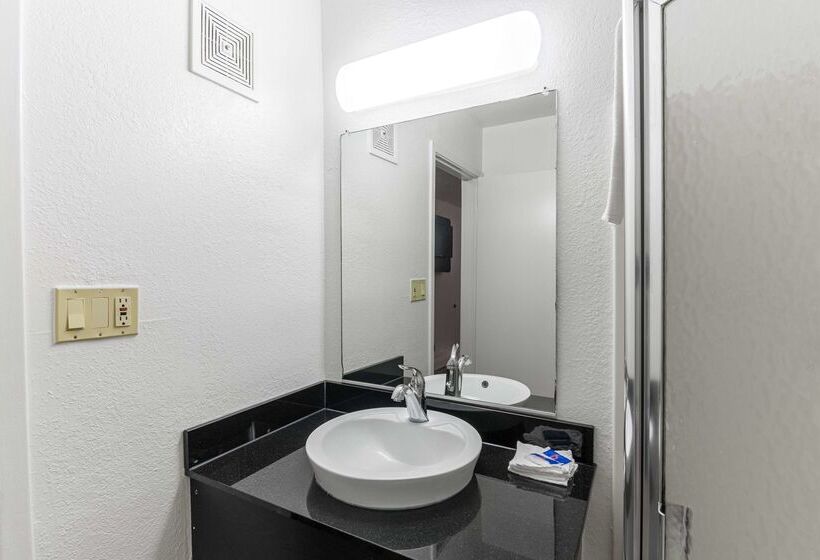 Motel 6   Pensacola West