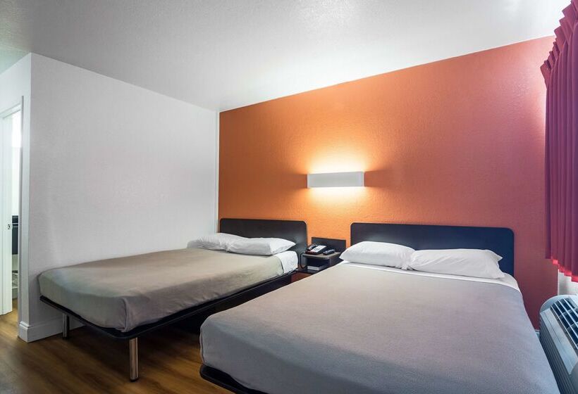 Motel 6   Pensacola West