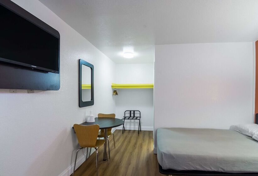 Motel 6   Pensacola West