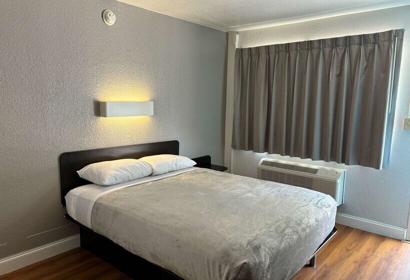 Motel 6   Pensacola West