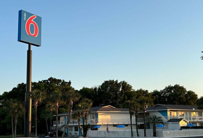 Motel 6   Pensacola West