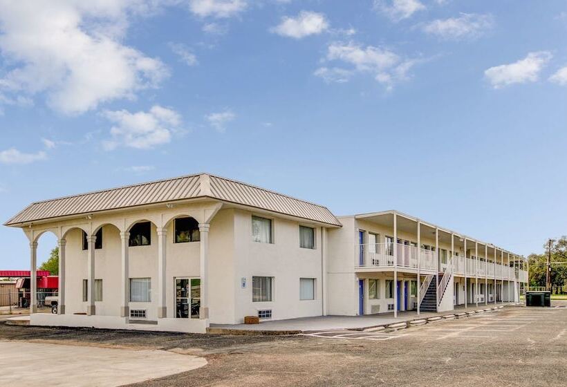 Motel 6 Waco   Lacy Lakeview