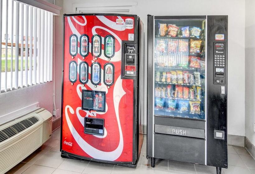 Motel 6 Waco   Lacy Lakeview