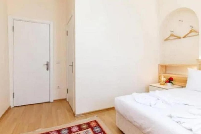 ペンション Otantik