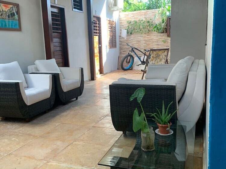 تختخواب و صبحانه Bebel Kite House