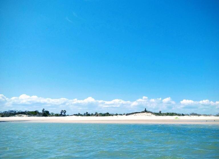 צימר Castelo Vendom Ecolodge Parajuru