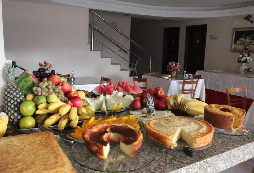 בית מלון כפרי Central