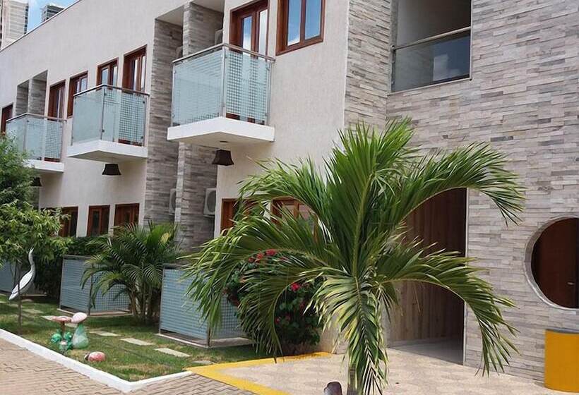 ホテル Conterraneo