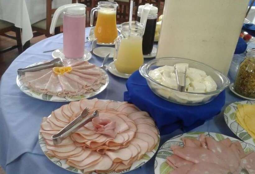 Mova Hotel D Oeste Localizado Em Frente A Praça Principal Da Cidade, Na área Central Pé Na Praça