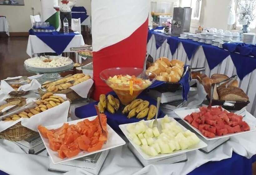 Mova Hotel D Oeste Localizado Em Frente A Praça Principal Da Cidade, Na área Central Pé Na Praça