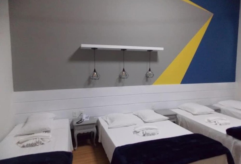 Mova Hotel D Oeste Localizado Em Frente A Praça Principal Da Cidade, Na área Central Pé Na Praça