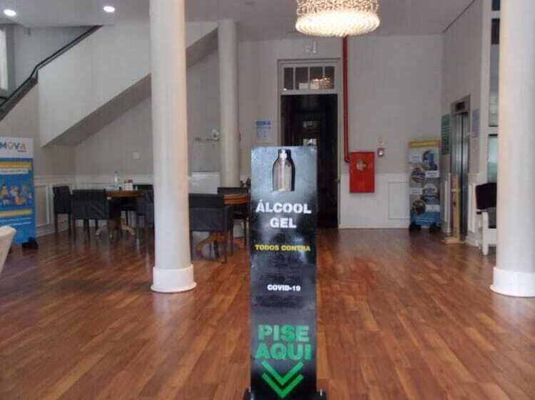 Mova Hotel D Oeste Localizado Em Frente A Praça Principal Da Cidade, Na área Central Pé Na Praça