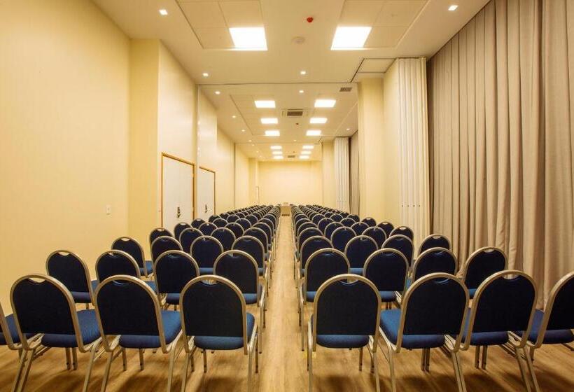 Отель Intercity Suape Costa Dourada