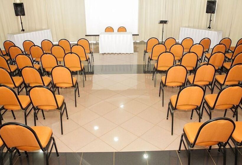 Отель Lago Dourado