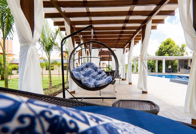 Отель Lago Dourado