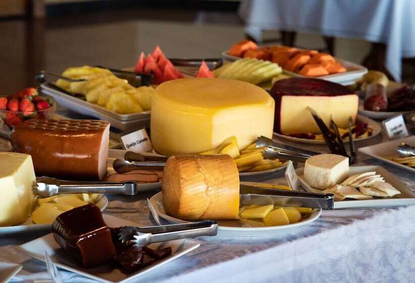 Отель Lago Dourado