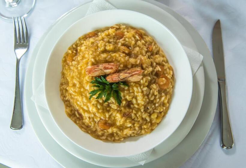 Отель Lagoa Parque