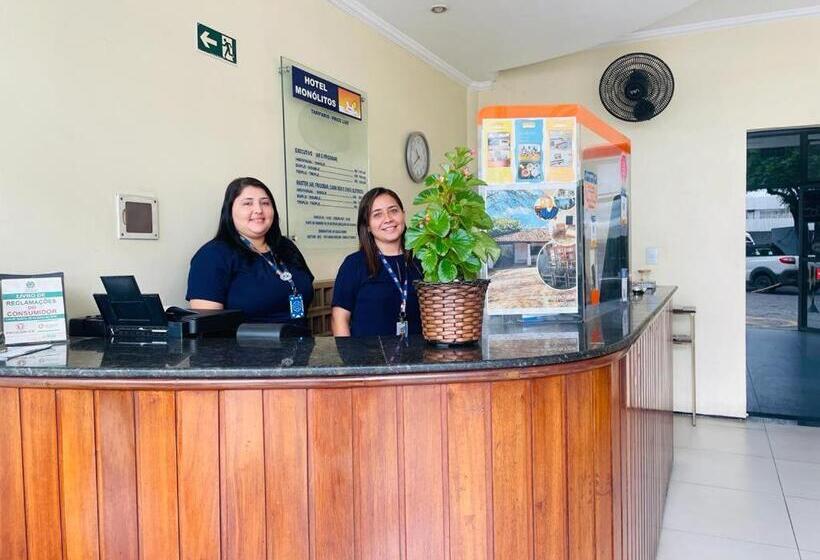 בית מלון כפרי Monólitos