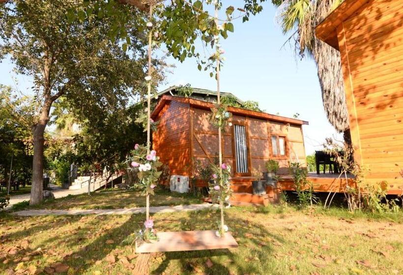 Отель Otantik Tas Ev