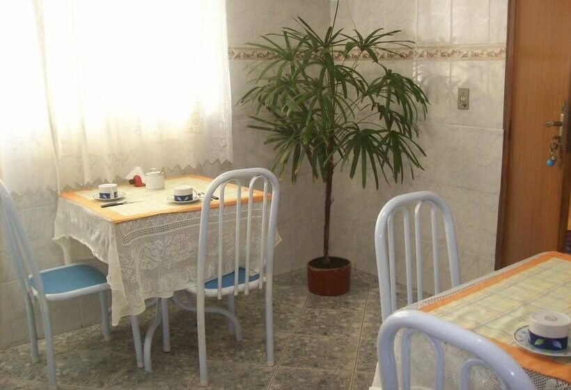 בית מלון כפרי Sara