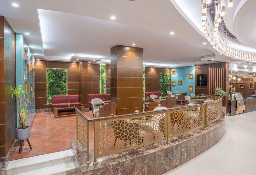 בית מלון כפרי Roots