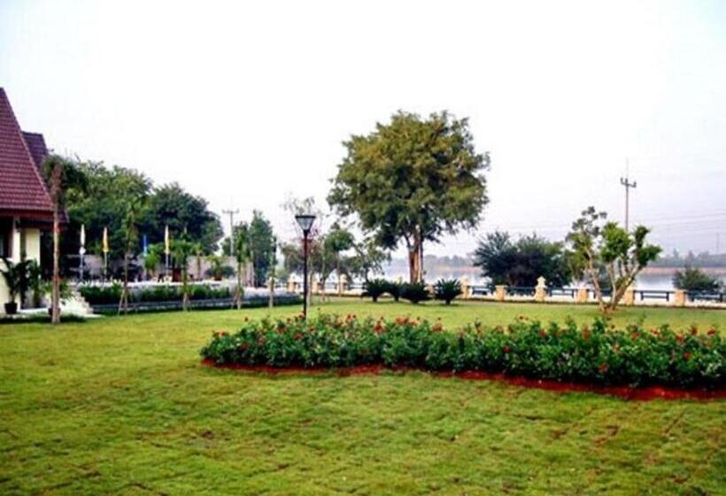 בית מלון כפרי Pang Rujee Resort