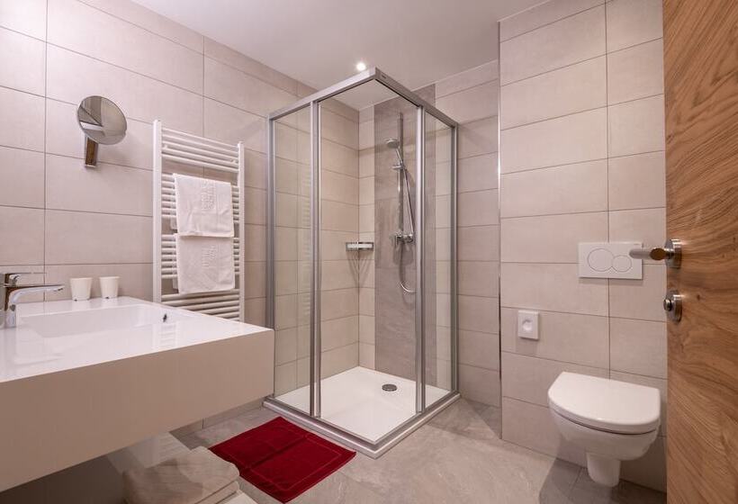 فندق Appartement Schattauer