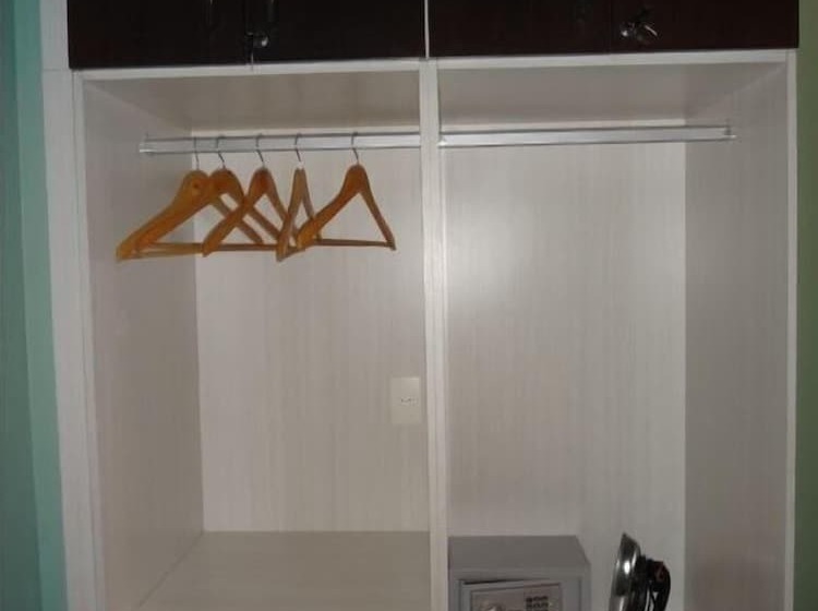 Ajuricaba Suites   Centro 2