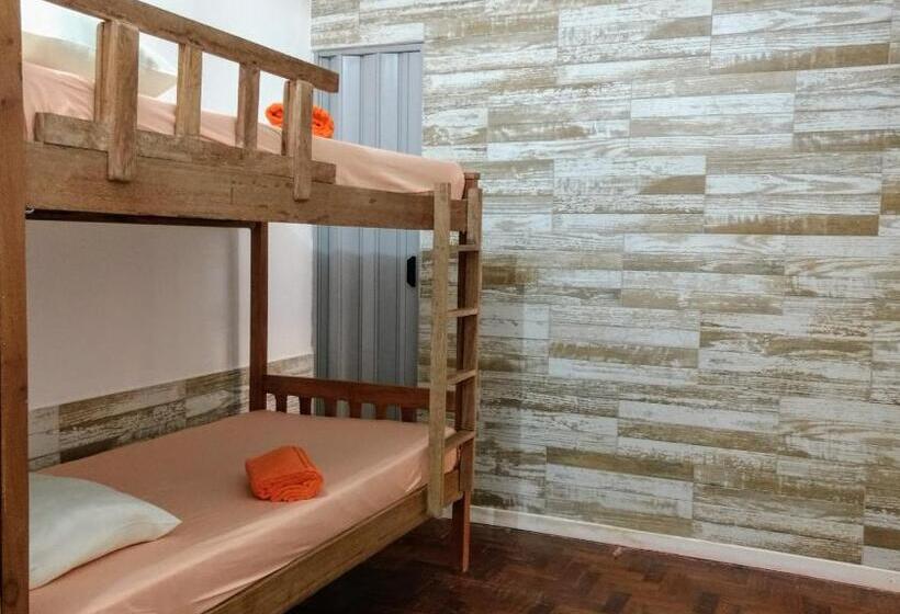 Casa De Mainha Friendly Hostel