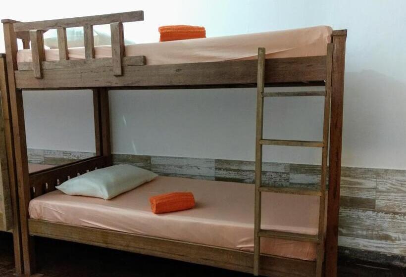 Casa De Mainha Friendly Hostel