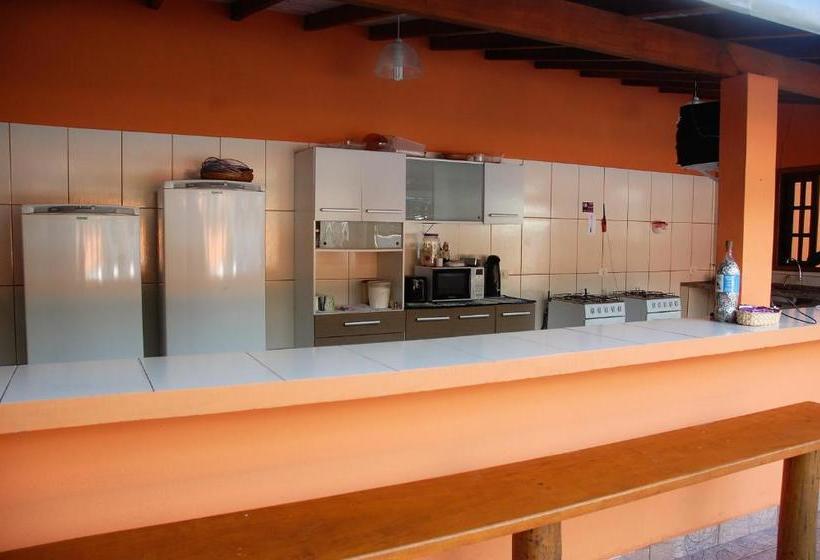 בית מלון כפרי Ilhabela Hostel