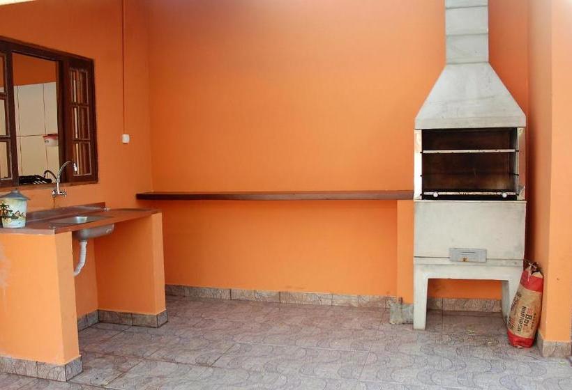 בית מלון כפרי Ilhabela Hostel