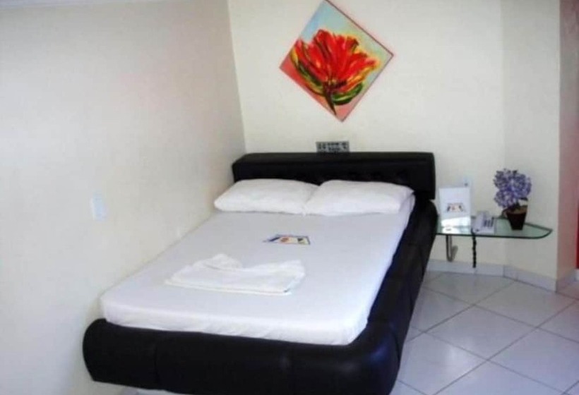 בית מלון כפרי Pirâmide Rodoviária