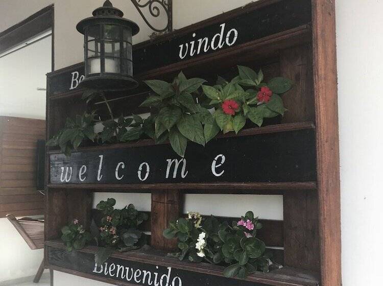 Отель Pousada Quatro Estações