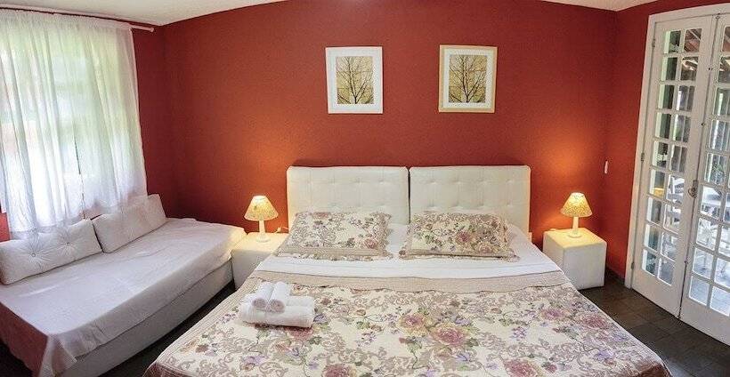 Отель Praia Da Crena