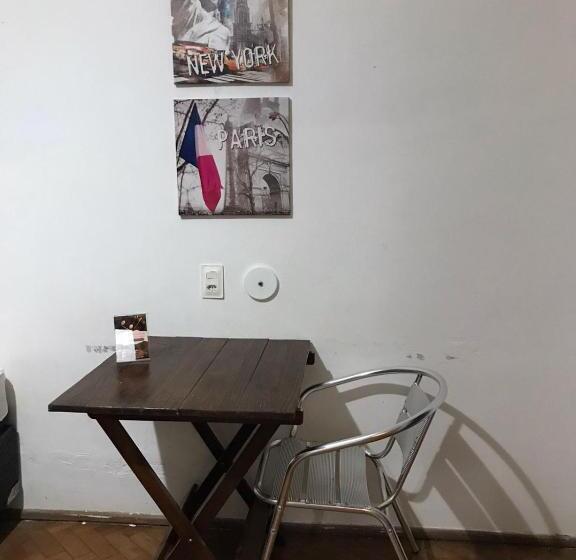 酒店 Rock! And Hostel Bh